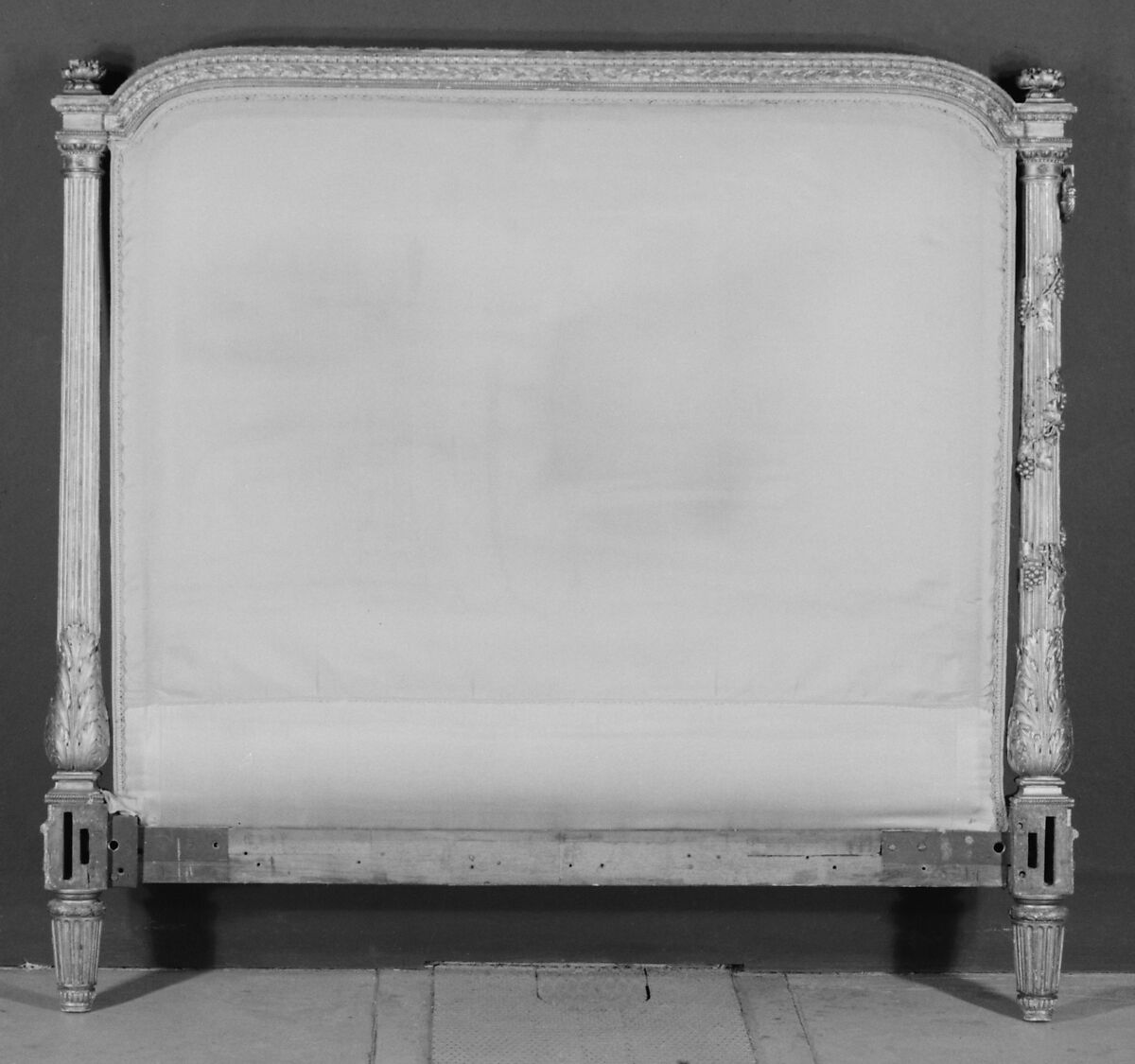 Daybed, Attributed to Georges Jacob (French, Cheny 1739–1814 Paris), Carved and gilded oak; gilt bronze, French, Paris