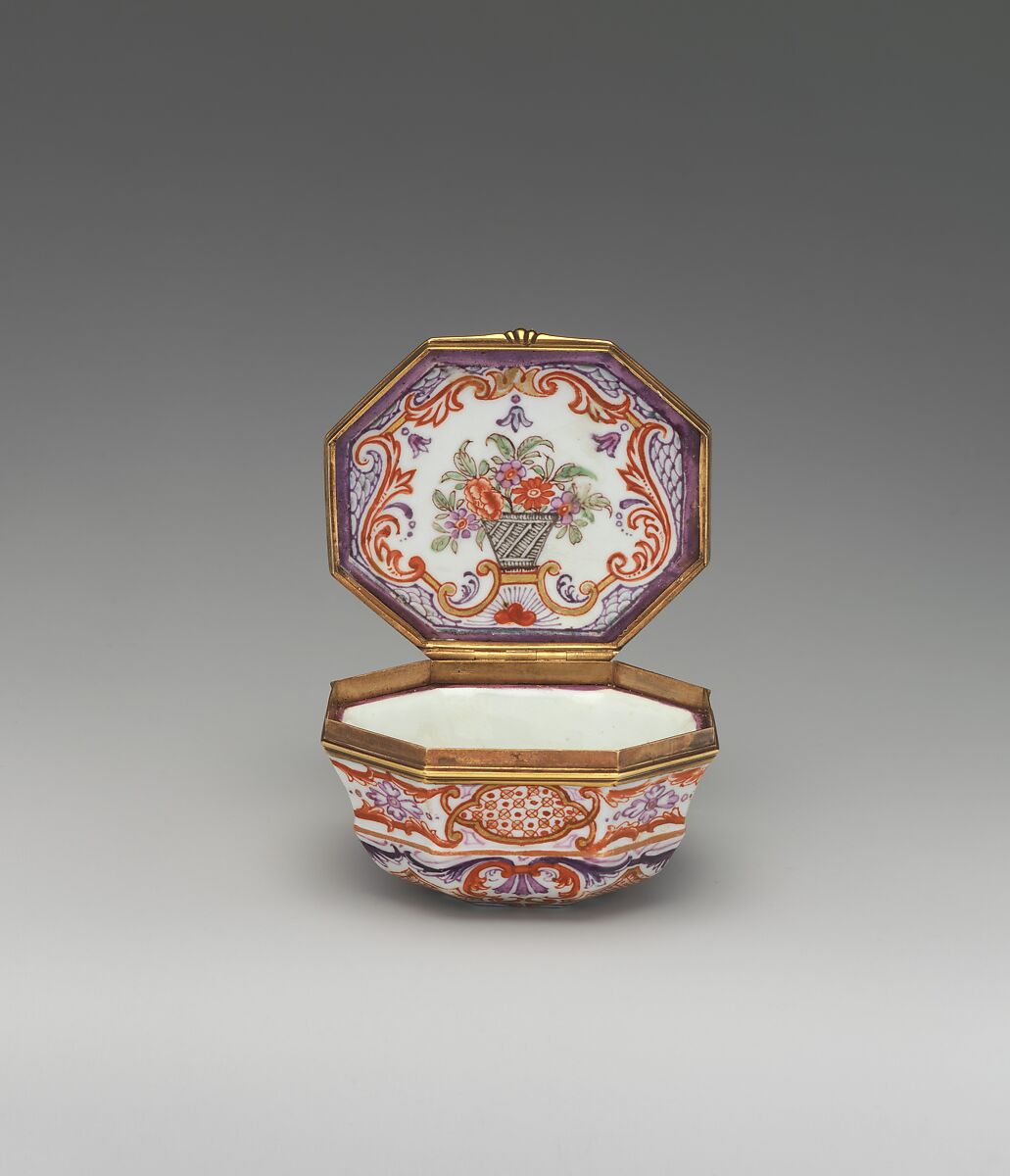 Snuffbox, Vienna, Hard-paste porcelain, gold, Austrian, Vienna