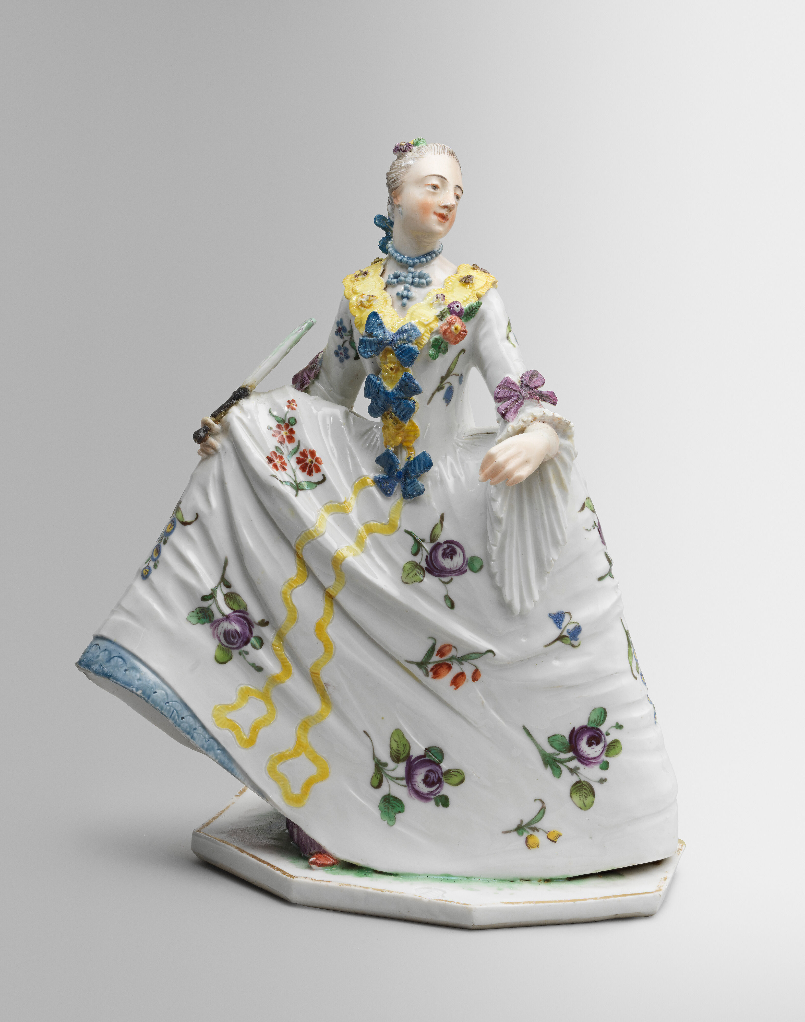 Nymphenburg ニンフェンブルグ　女性　フィギュリン　ドイツ製 source