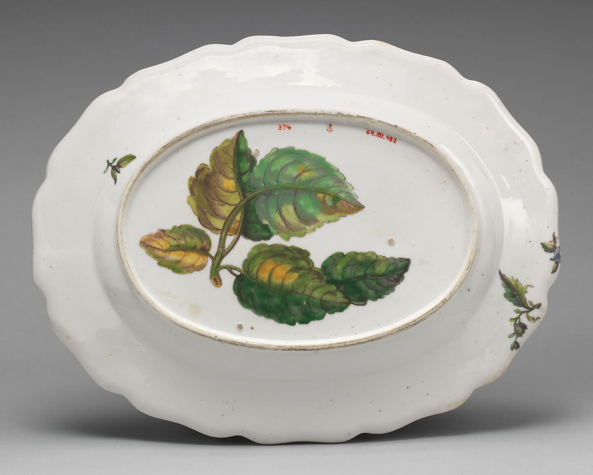 Dish, Chelsea Porcelain Manufactory (British, 1745–1784, Red Anchor Period, ca. 1753–58), Soft-paste porcelain, British, Chelsea