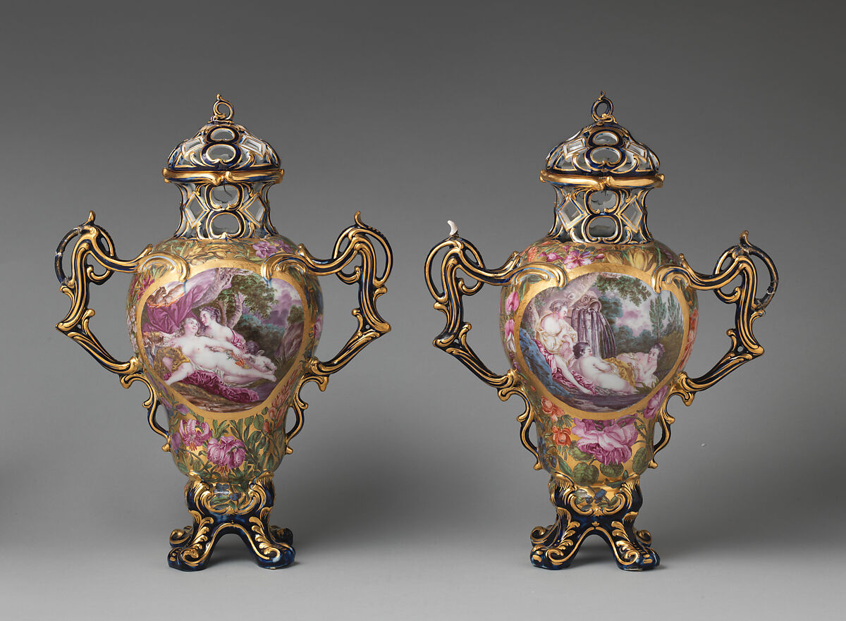 Perfume vase (one of a pair), Chelsea Porcelain Manufactory (British, 1745–1784, Gold Anchor Period, 1759–69), Soft-paste porcelain, burnished gold ground, British, Chelsea