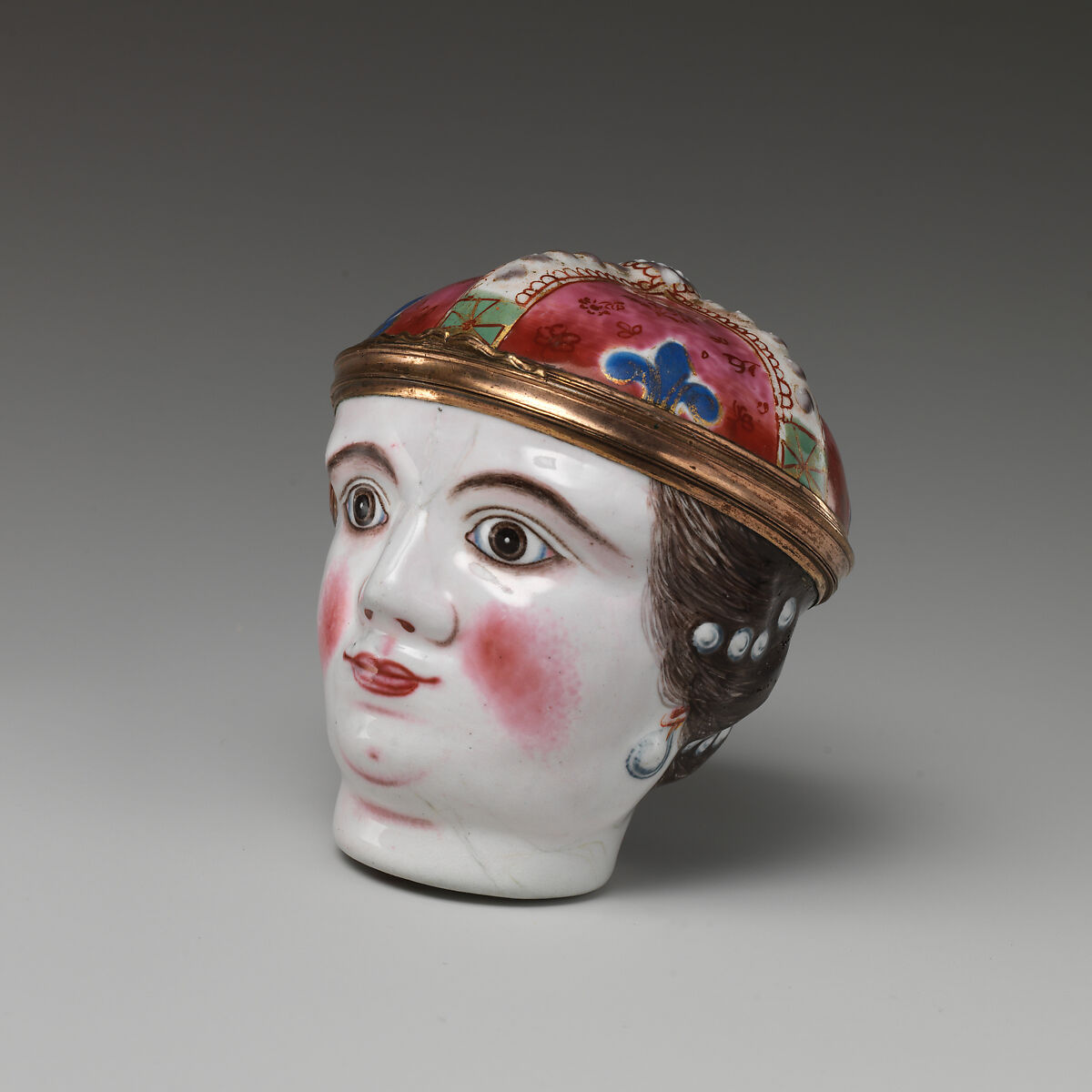 Queen's head bonbonnière, Enameled copper, British, possibly Birmingham
