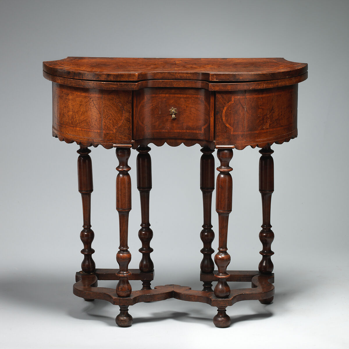 Pair of card tables, Walnut, walnut veneer, Dutch