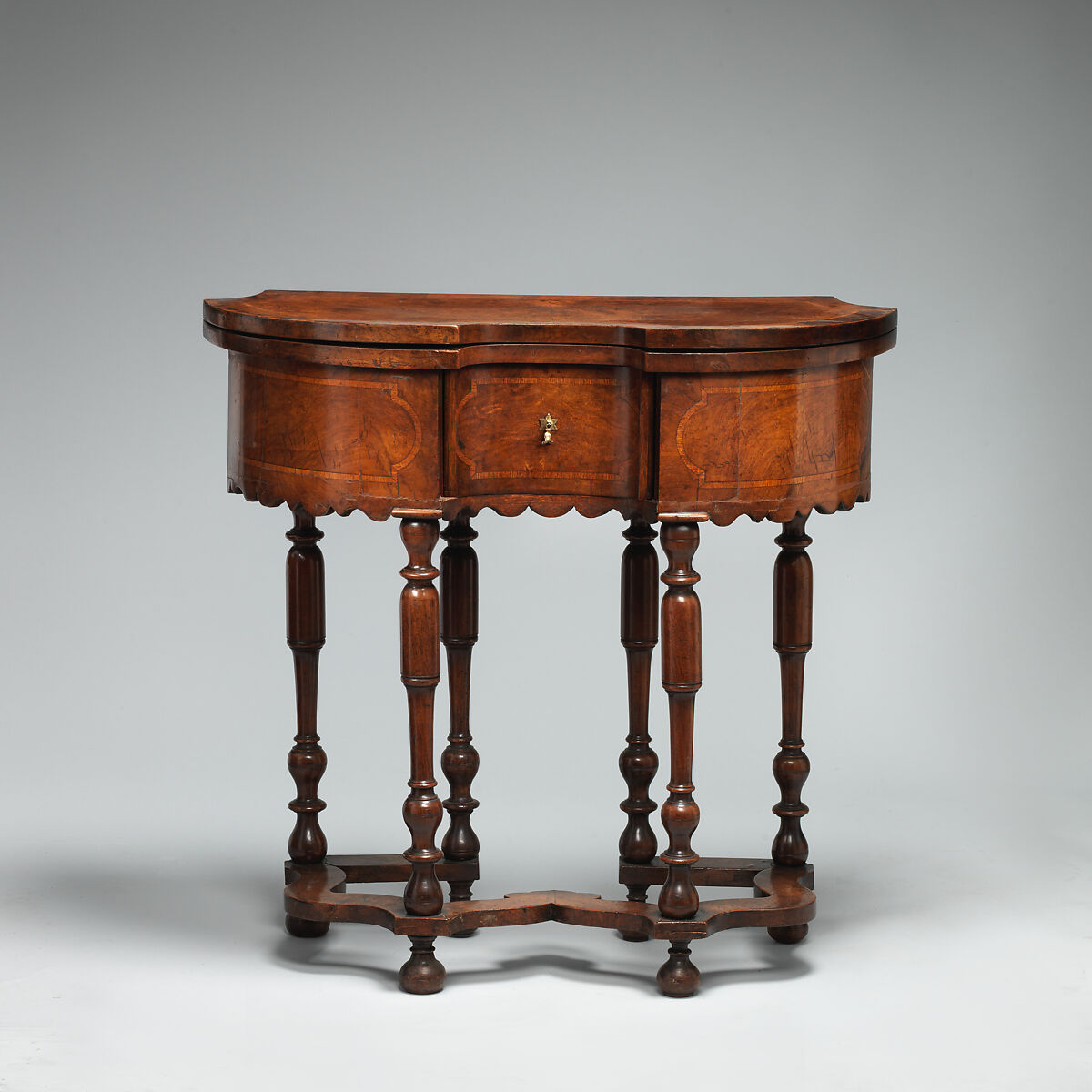 Pair of card tables, Walnut, walnut veneer, Dutch