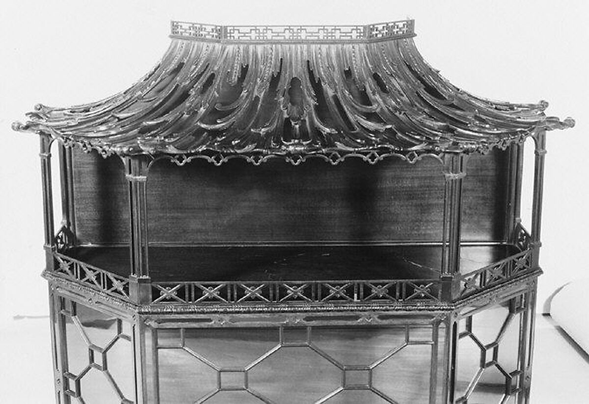 Secretary cabinet, Mahogany, mahogany veneer, drawer linings of mahogany and oak, British