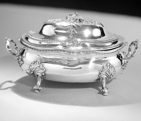 Tureen with cover