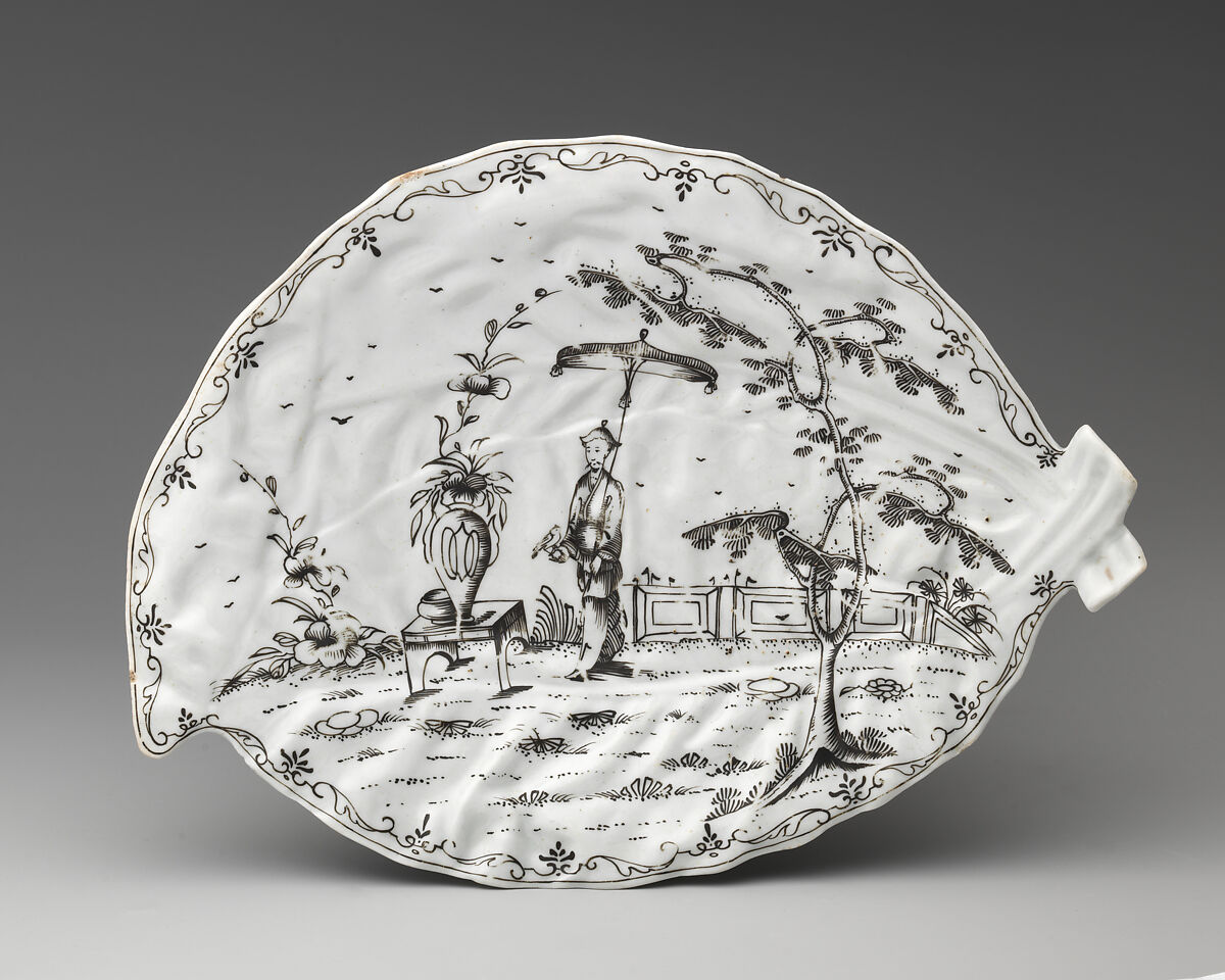 Dish, Worcester factory (British, 1751–2008), Soft-paste porcelain, British, Worcester 