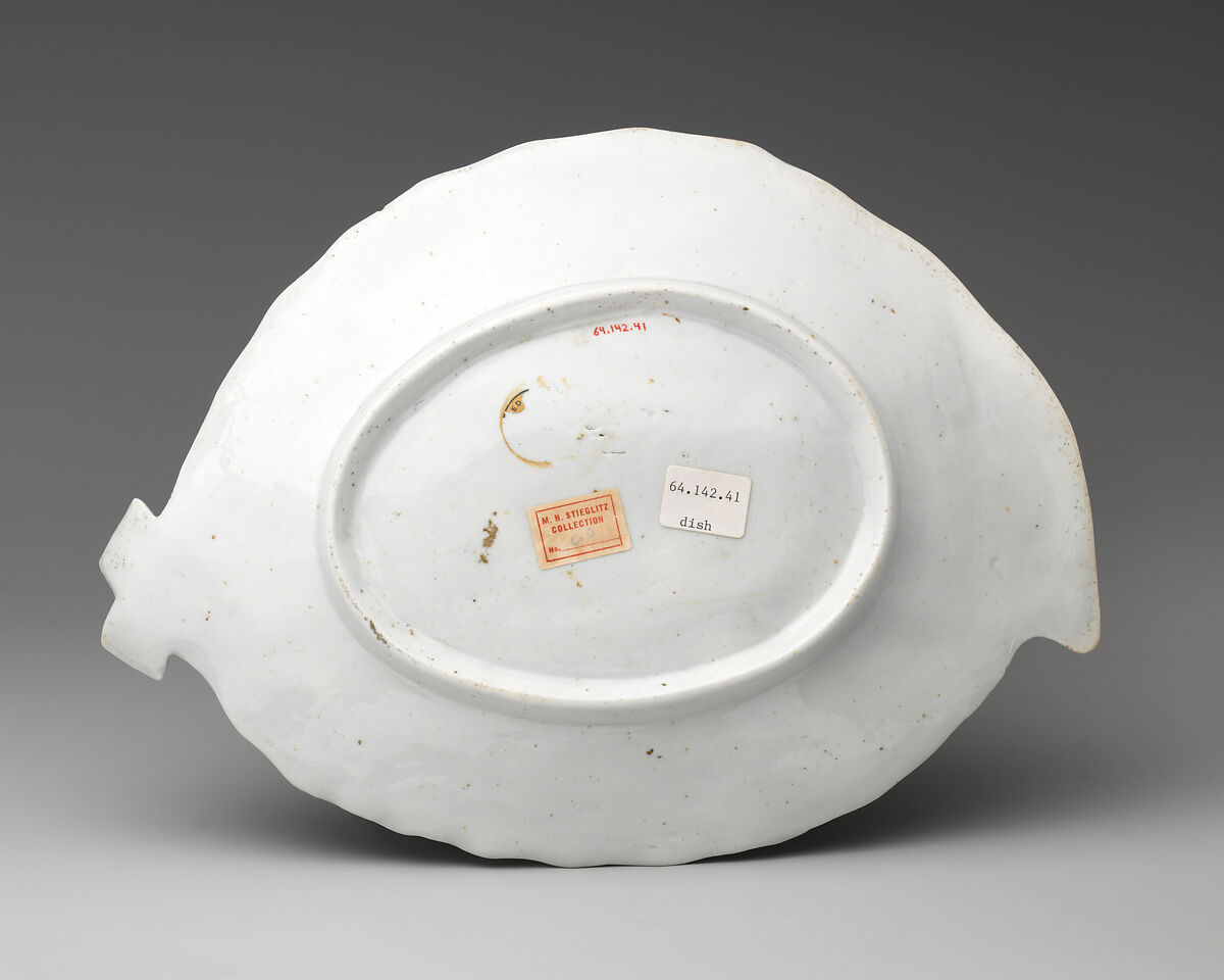 Dish, Worcester factory (British, 1751–2008), Soft-paste porcelain, British, Worcester