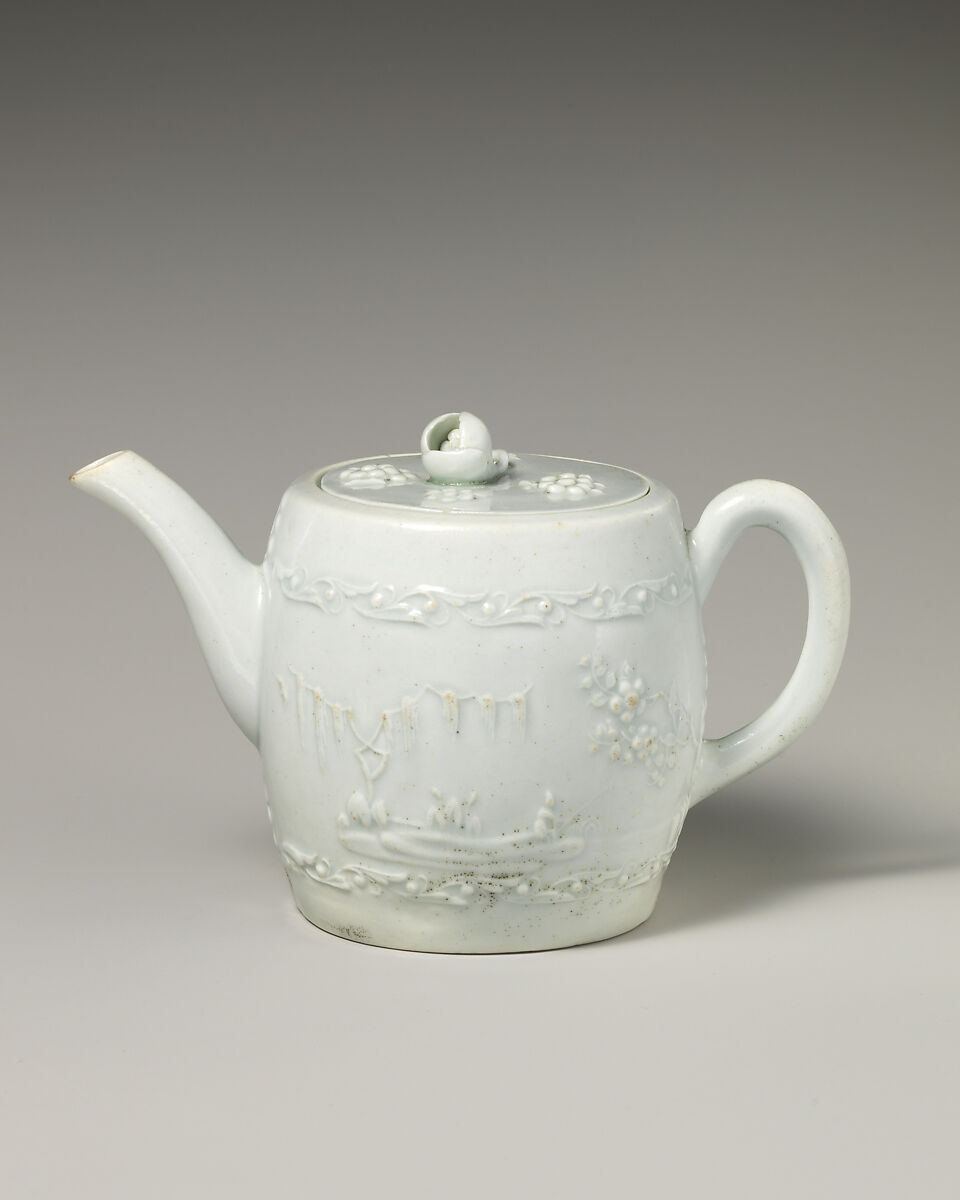 Teapot, Soft-paste porcelain, British 