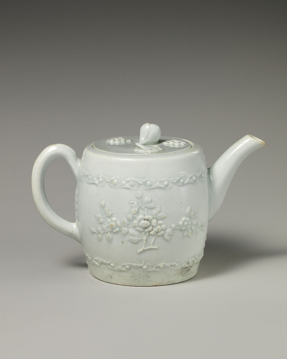 Teapot, Soft-paste porcelain, British