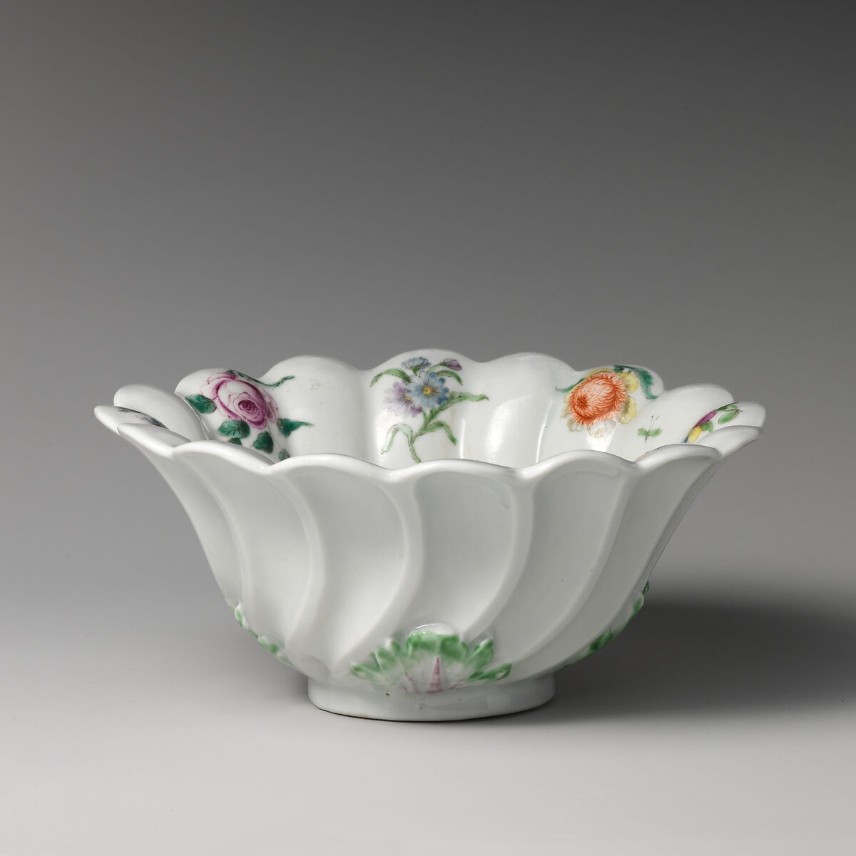 Bowl (from a tea set), Worcester factory (British, 1751–2008), Soft-paste porcelain, British, Worcester 