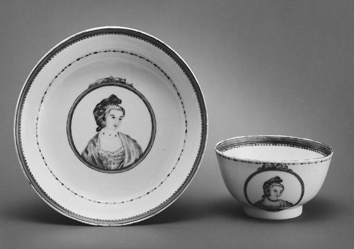 Teabowl and saucer, Hard-paste porcelain, Chinese, for European market 
