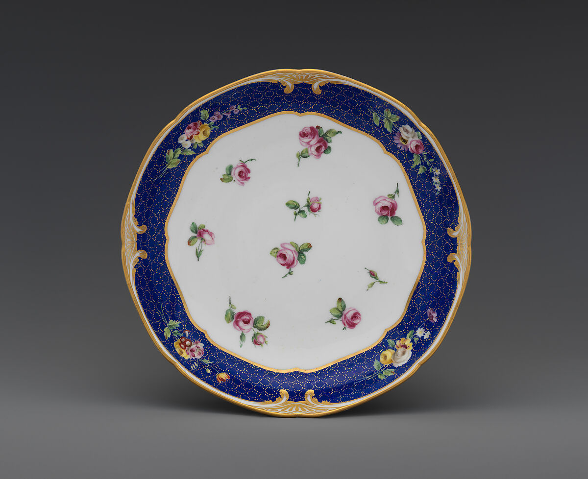 Round dish, Sèvres Manufactory (French, 1740–present), Soft-paste porcelain, French, Sèvres 