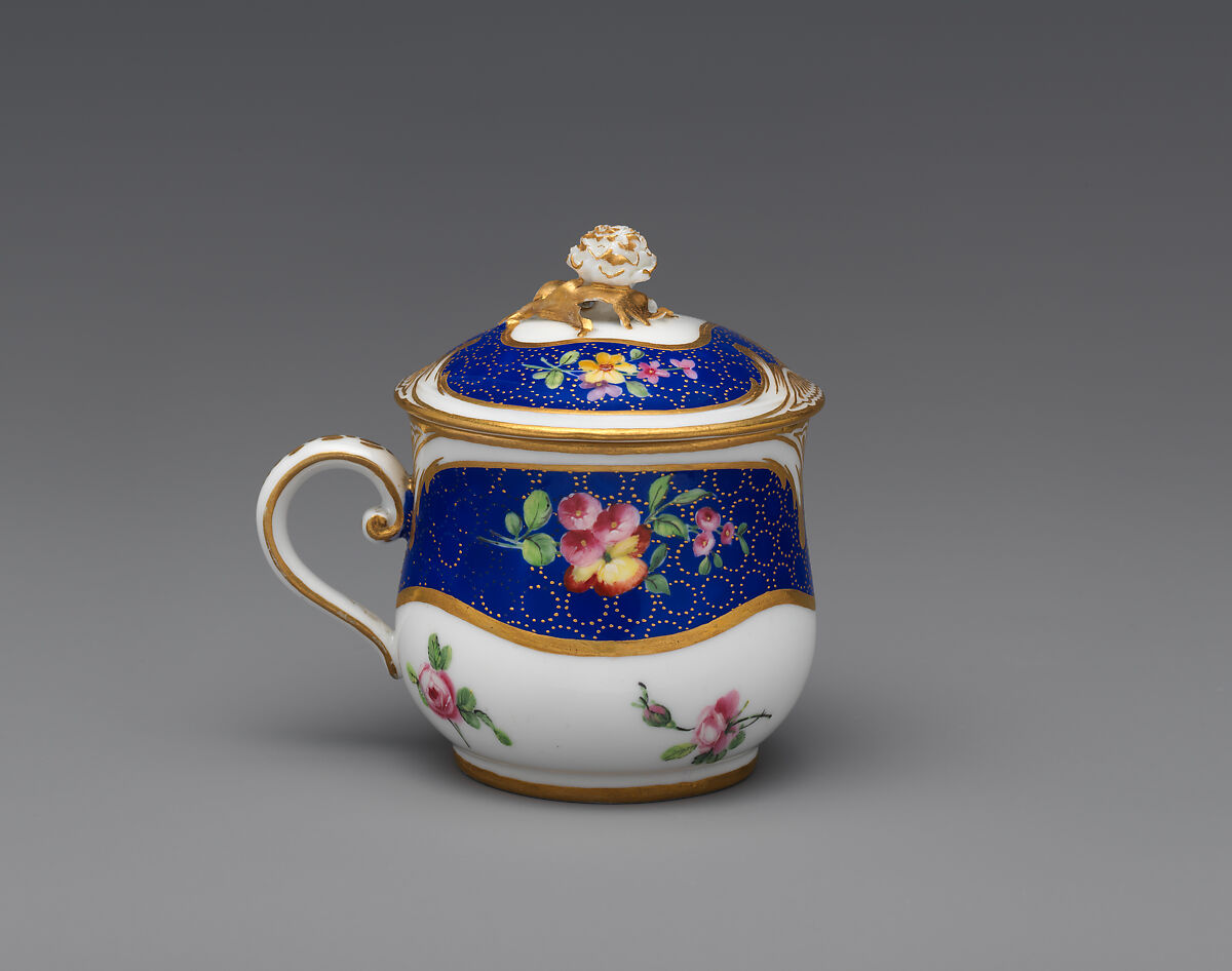 Cup with cover (pot à jus), Sèvres Manufactory (French, 1740–present), Soft-paste porcelain, French, Sèvres