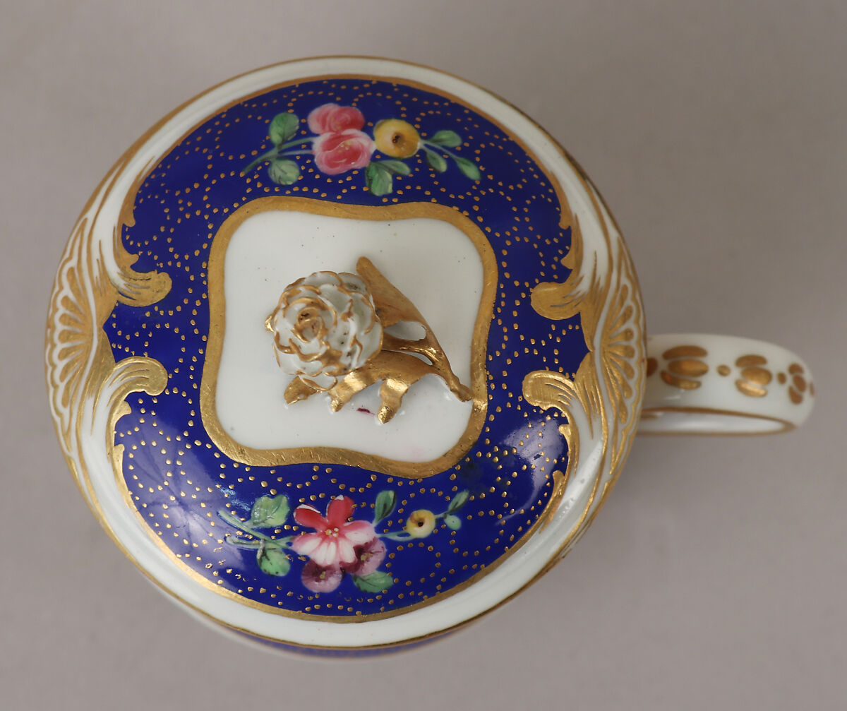 Cup with cover (pot à jus), Sèvres Manufactory (French, 1740–present), Soft-paste porcelain, French, Sèvres
