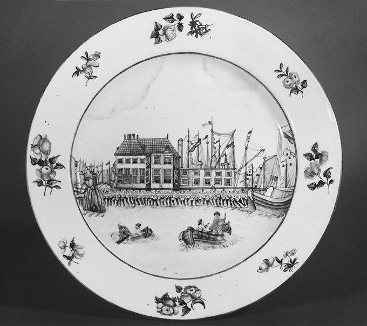 Plate, Hard-paste porcelain, Chinese, for Dutch market
