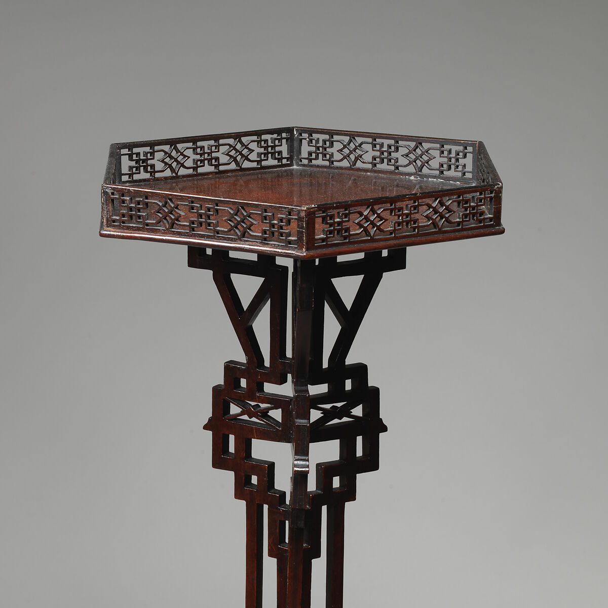 Candlestand (one of a pair), Mahogany, British