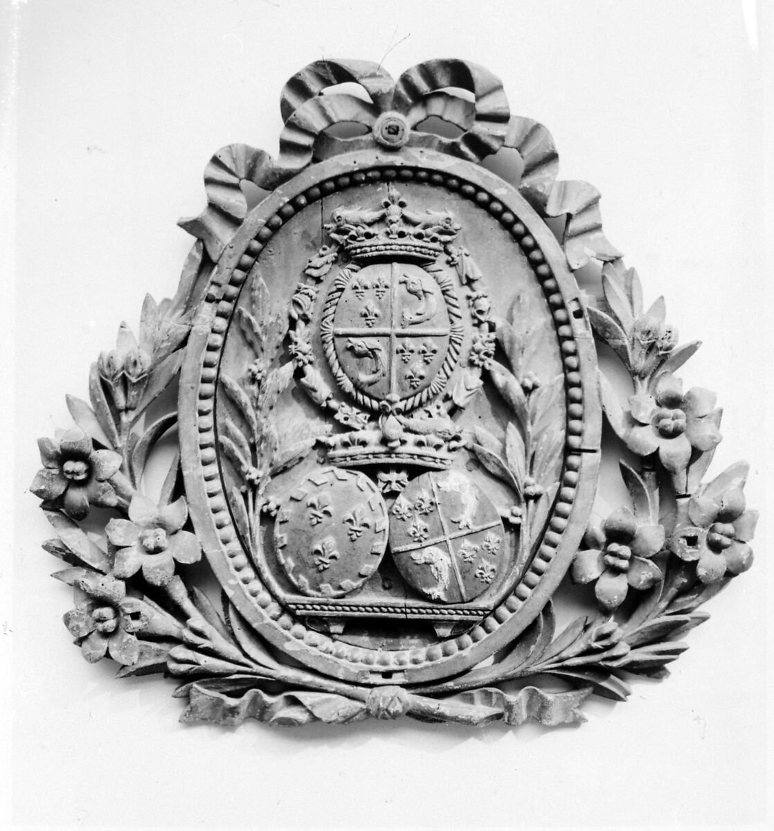 Coat of arms, Elm (frame) and horse-chestnut (panel), painted and gilded, French 