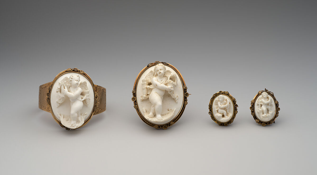 Brooch (part of parure), Gold, meerschaum, Italian