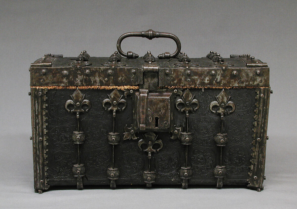 Coffer with key, Iron, leather, oak, French