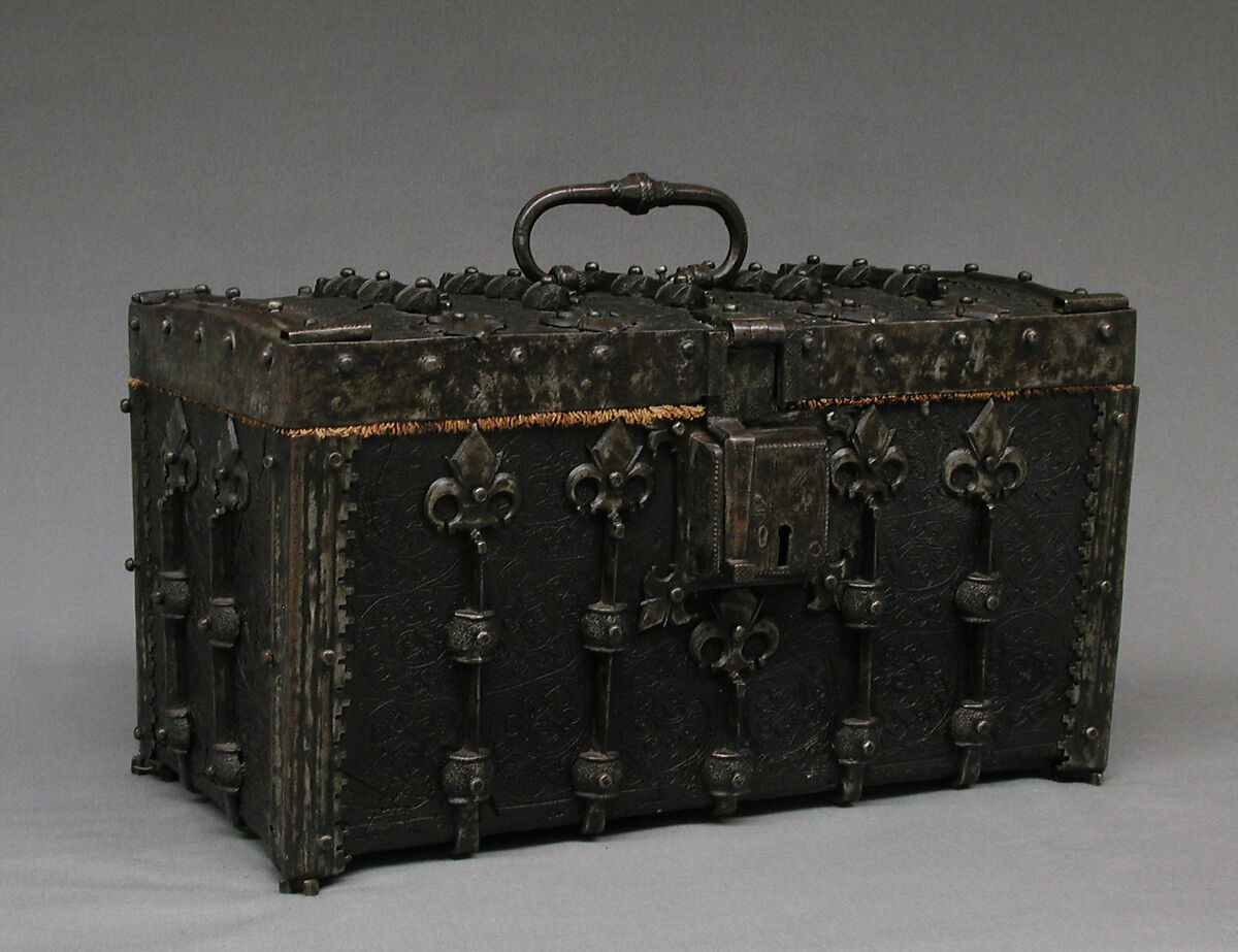 Coffer with key, Iron, leather, oak, French 