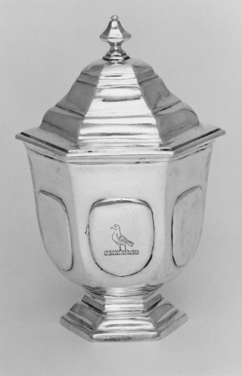 Sugar bowl with cover, John Clifton Sr. (warden in 1723, master in 1725), Silver, Irish, Dublin 