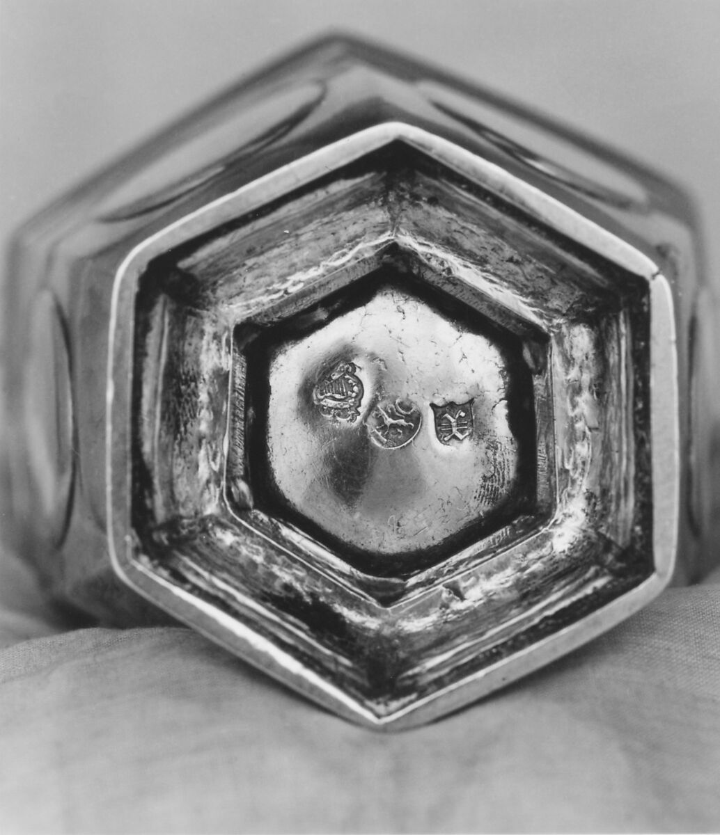 Sugar bowl with cover, John Clifton Sr. (warden in 1723, master in 1725), Silver, Irish, Dublin