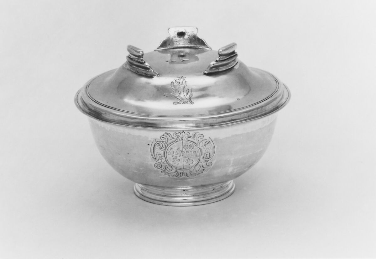 Sugar bowl with cover, William Bellassyse (active 1716–23), Silver, British, London 