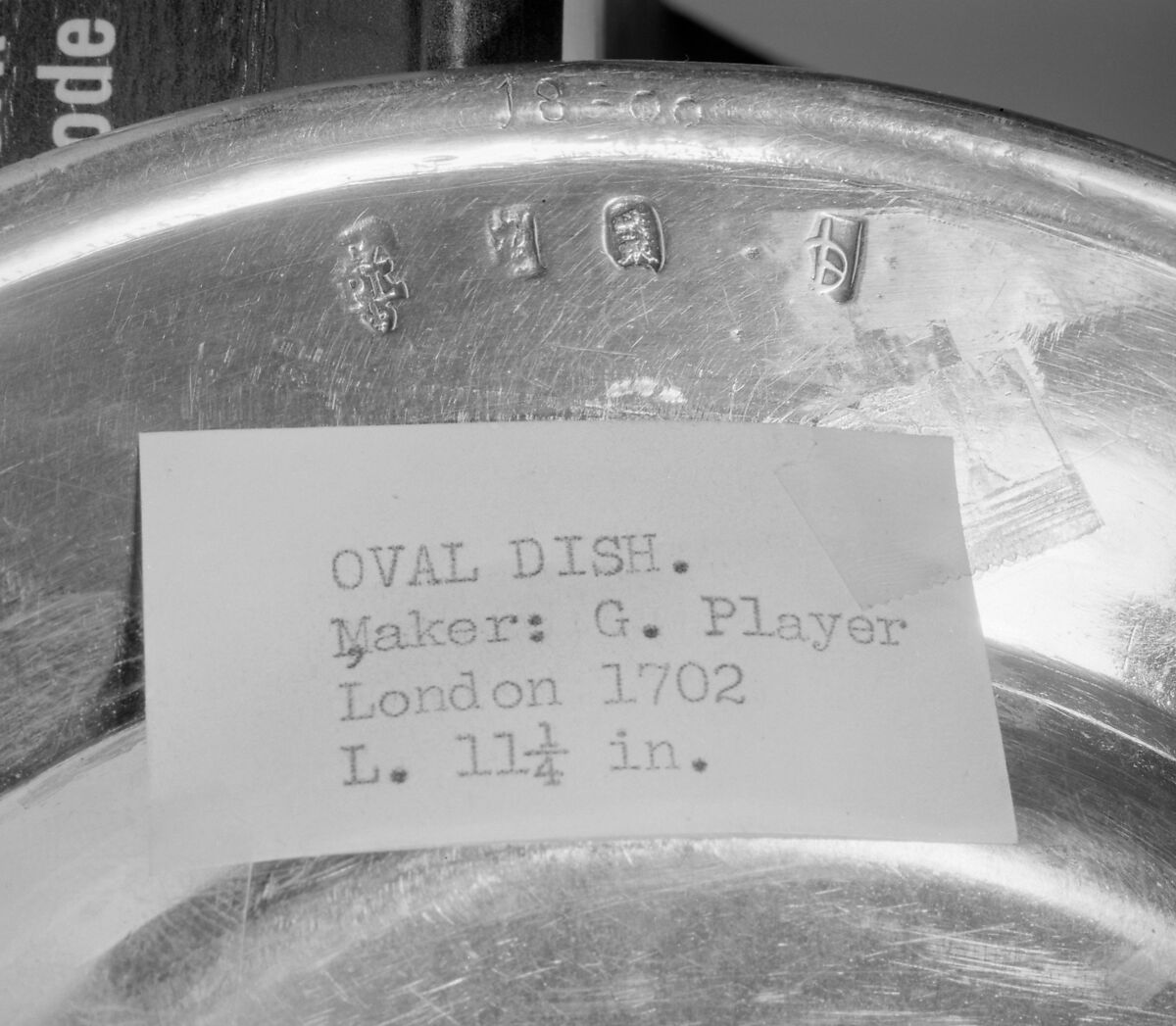 Oval dish, Pierre Platel (1664–1719, active England 1699–1719), Silver, British, London