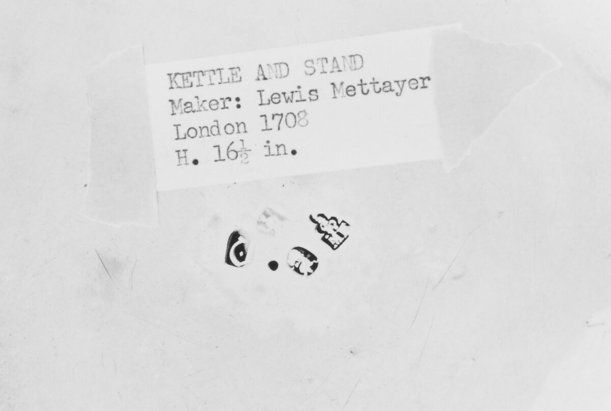 Kettle and lamp stand, Lewis Mettayer (British, active 1700–died 1740), Silver, wood, British, London