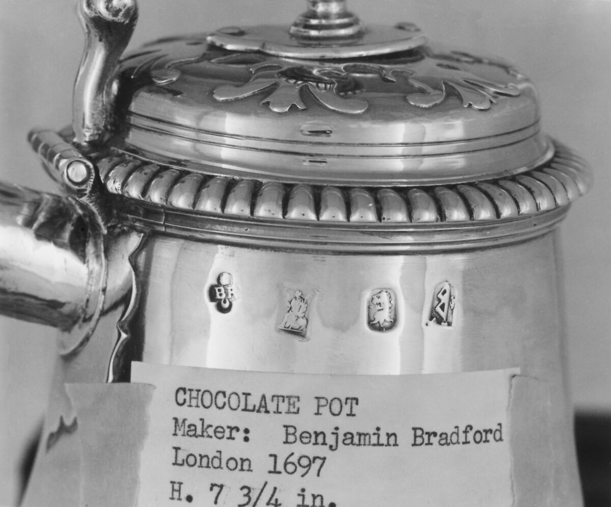 Chocolate pot, Benjamin Bradford (entered 1697), Silver, wood, British, London