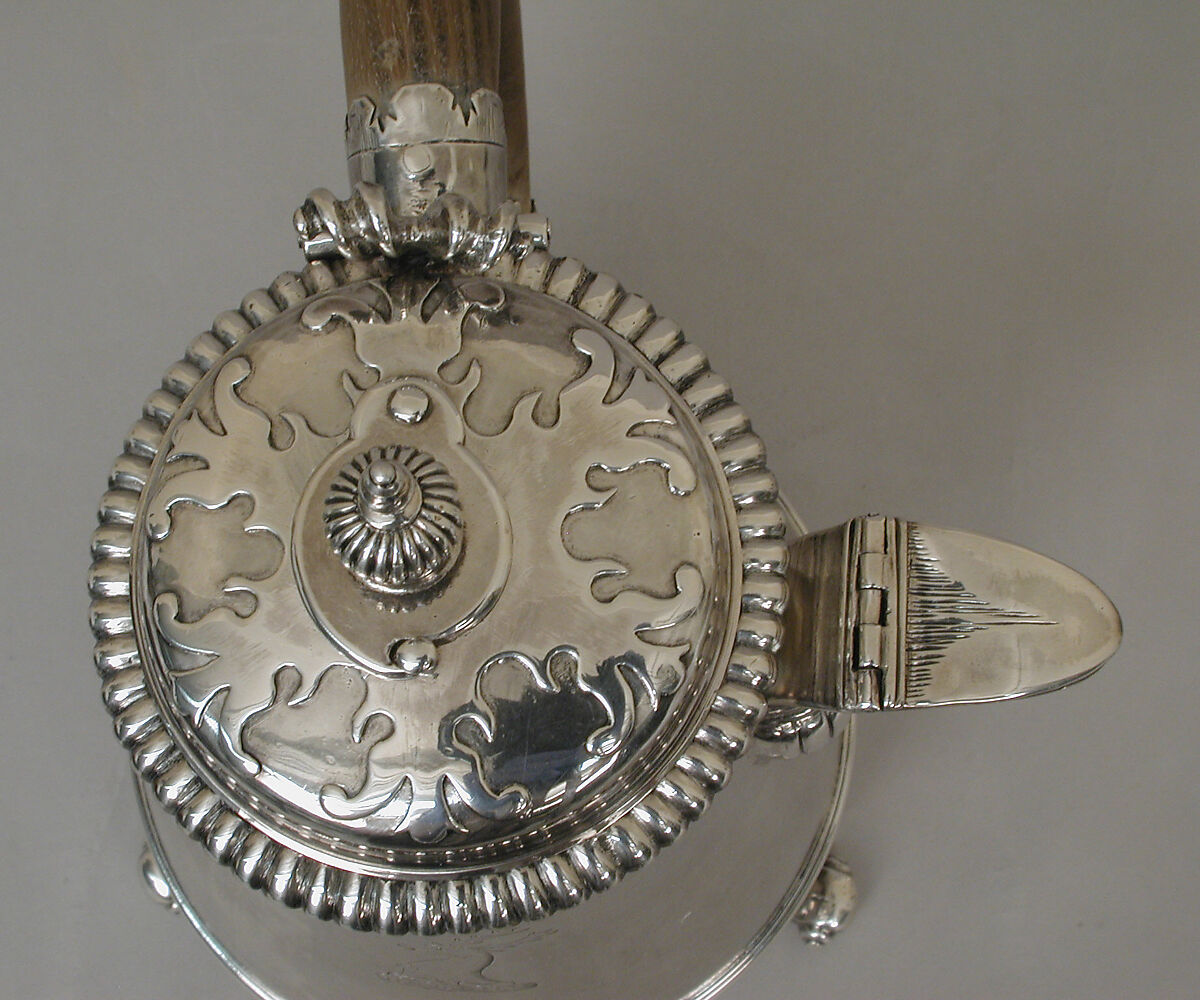 Chocolate pot, Benjamin Bradford (entered 1697), Silver, wood, British, London
