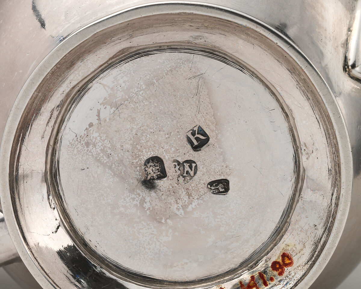 Teapot and tray, Bowles Nash (entered 1720), Silver, wood, British, London