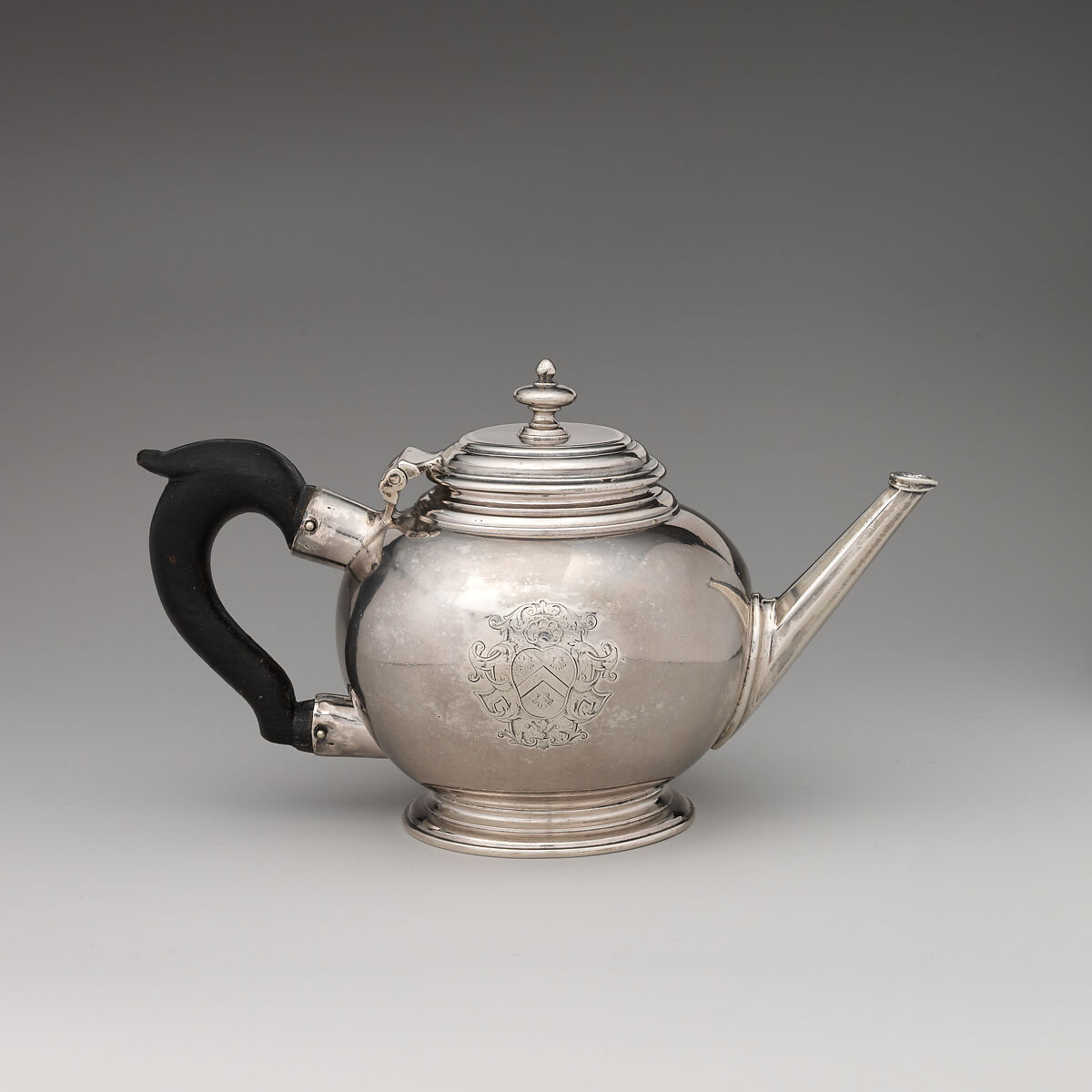 Teapot and tray, Bowles Nash (entered 1720), Silver, wood, British, London