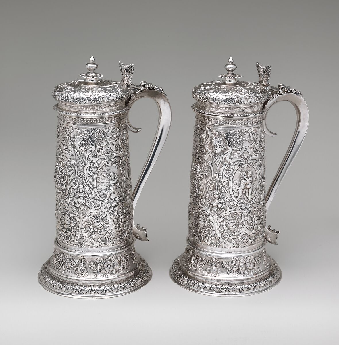 Flagon (one of a pair), Attributed to Richard Blackwell II (British, active ca. 1646–1670), Silver gilt, British, London