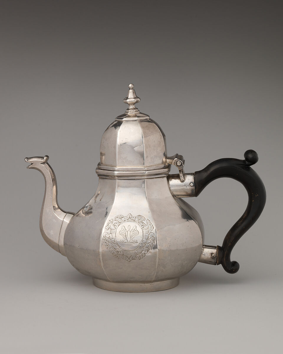 Teapot, Thomas Langford I (active 1715–after 1740), Silver, wood, British, London 