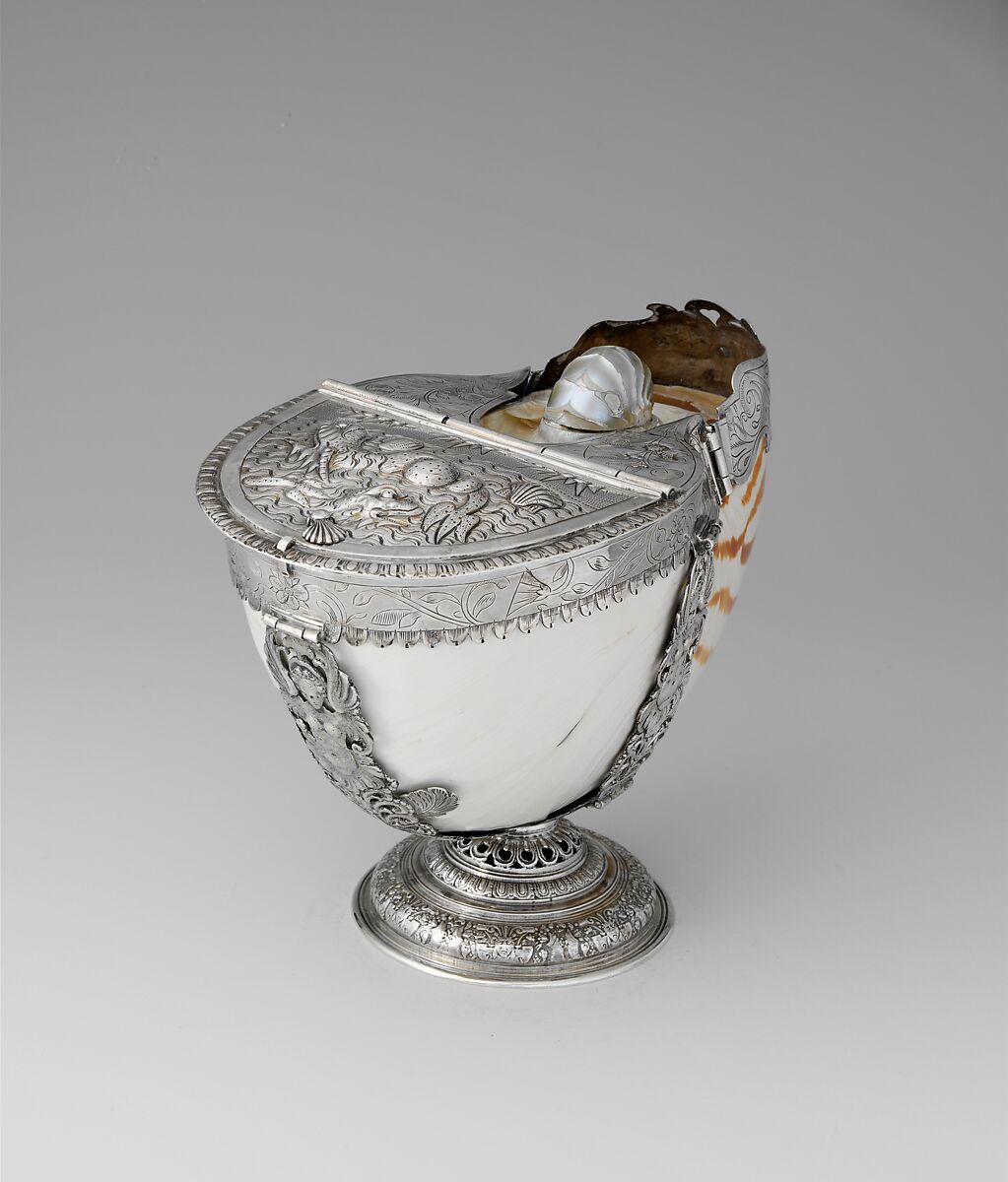 Nautilus shell box, Nautilus shell, silver, British, London