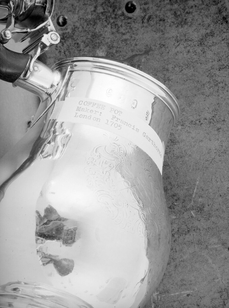 Coffeepot, Francis Garthorne (active 1677?–1726), Silver, wood, British, London