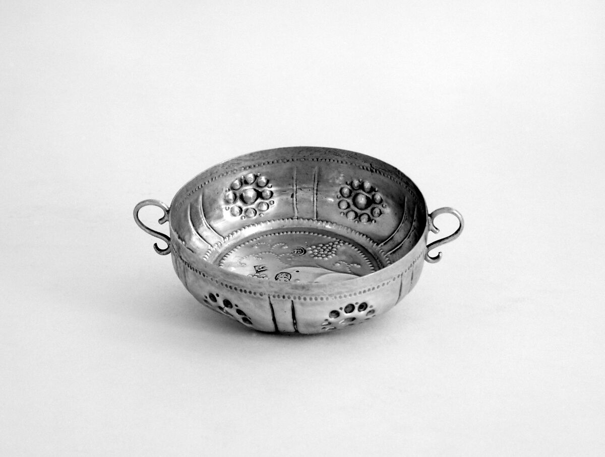 Wine taster or mustard dish, Probably by John Sutton (active 1674–1707), Silver, British, London 