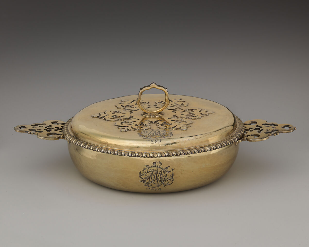 Écuelle with cover, Daniel Garnier (active ca. 1690–97), Silver gilt, British, London 