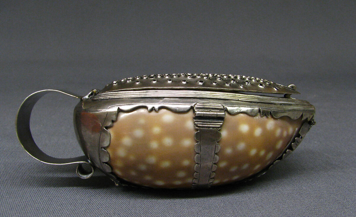 Nutmeg grater, Cowrie shell, silver, British