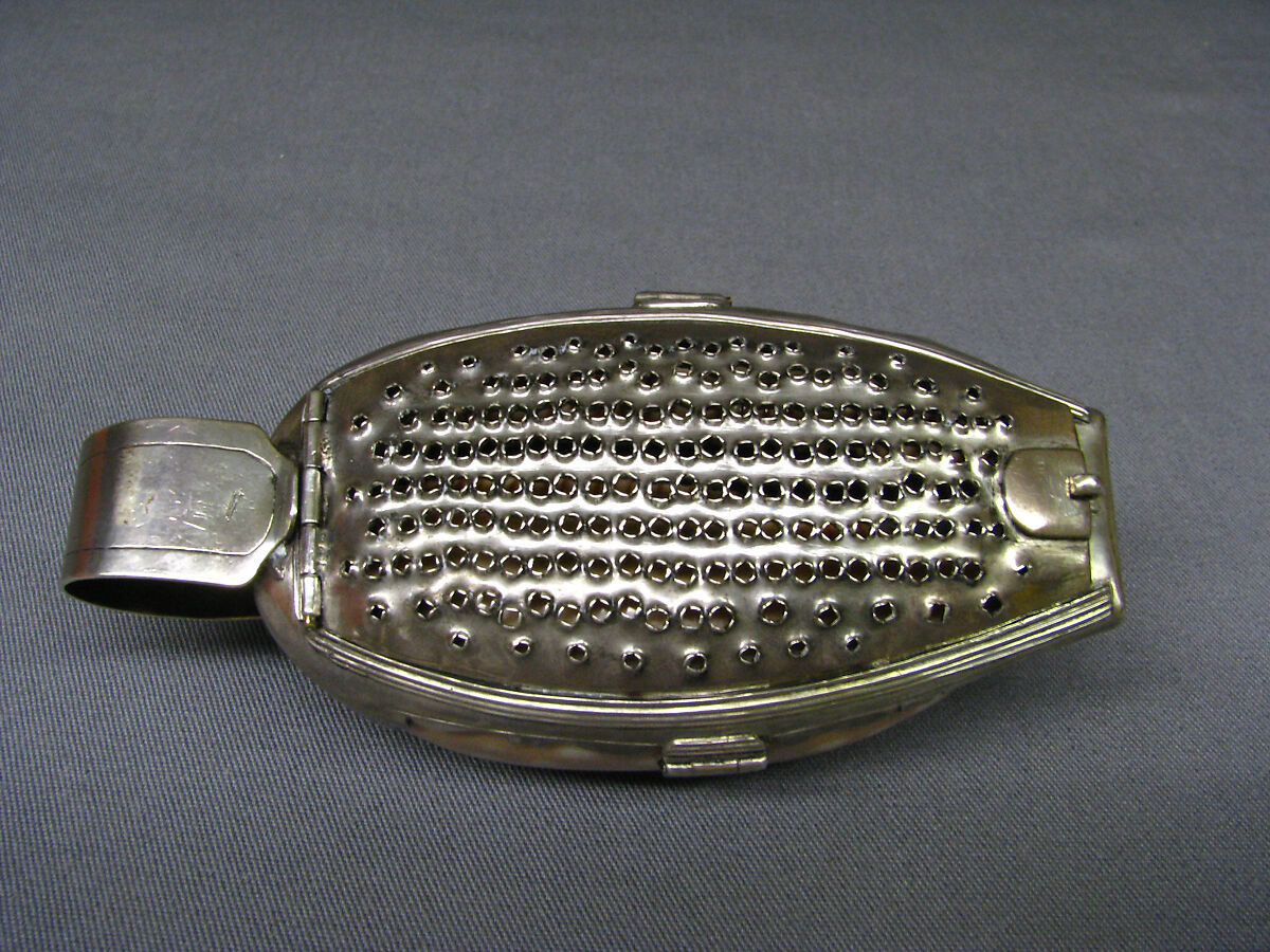 Nutmeg grater, Cowrie shell, silver, British