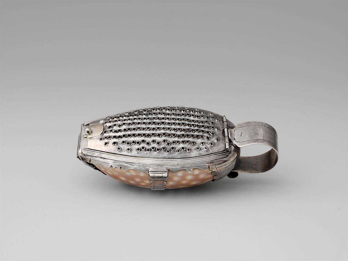 Nutmeg grater, Cowrie shell, silver, British 