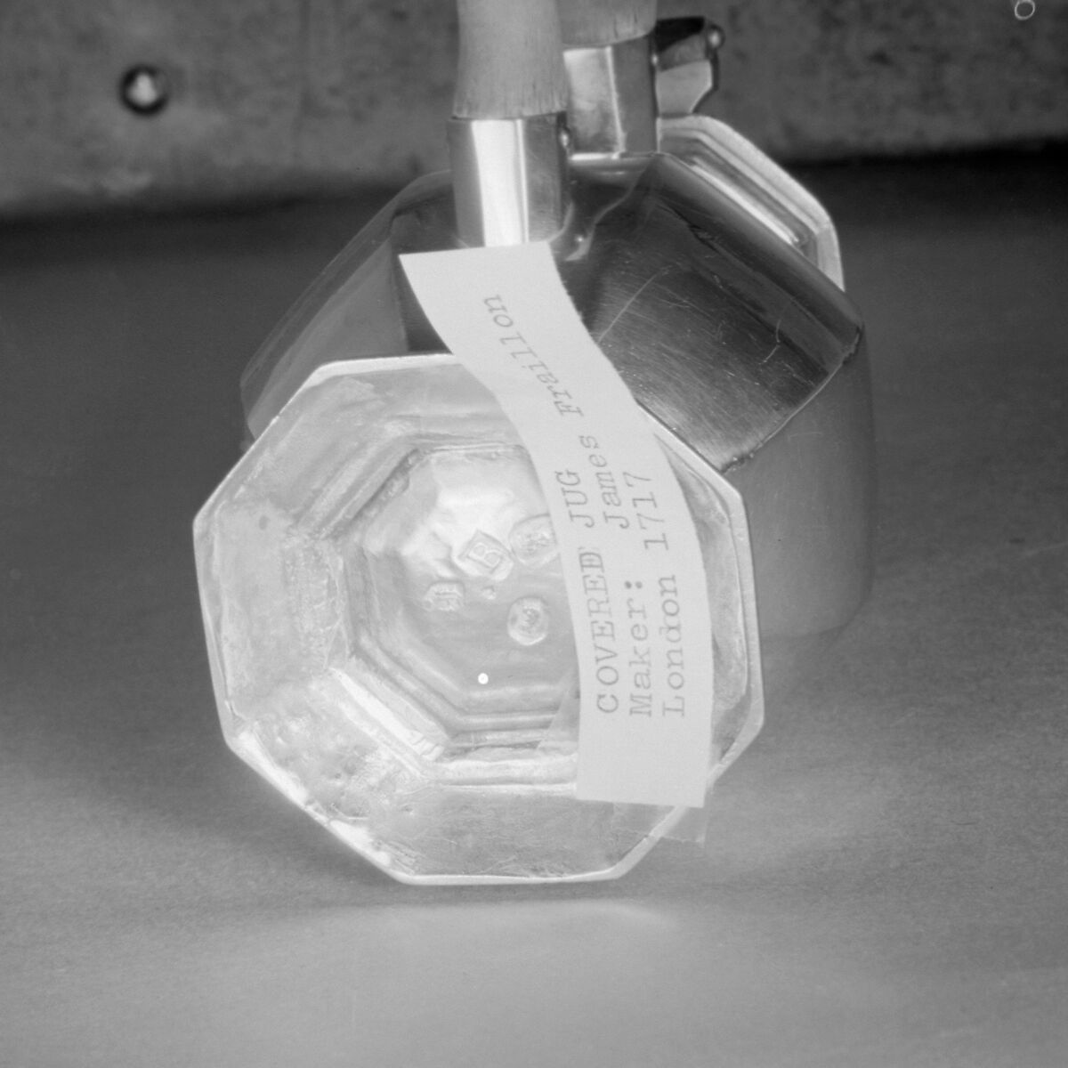 Jug with cover, James Fraillon (active 1706–1727/28), Silver, wood, British, London