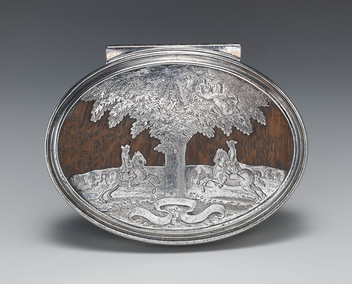 Snuffbox, Silver and oak, probably British