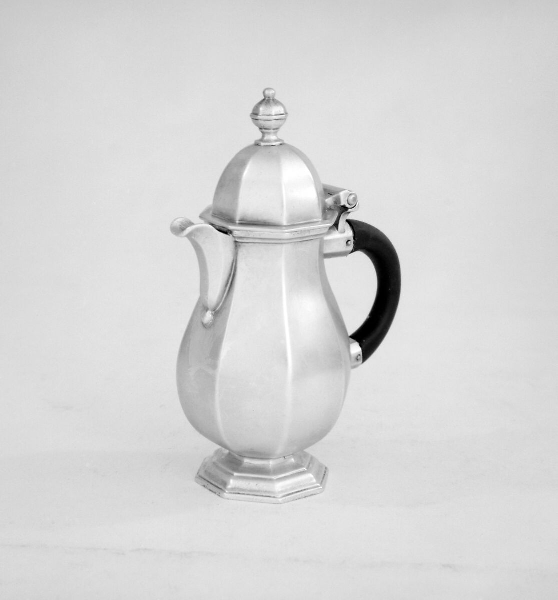 Milk jug, Simon Pantin I (British, ca. 1672–1728), Silver, British, London