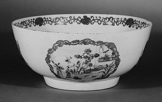 Punch bowl, Hard-paste porcelain, Chinese, for British market