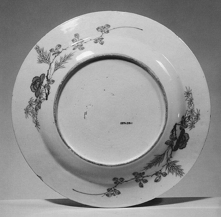 Plate (one of a pair), Hard-paste porcelain, Chinese, for British market