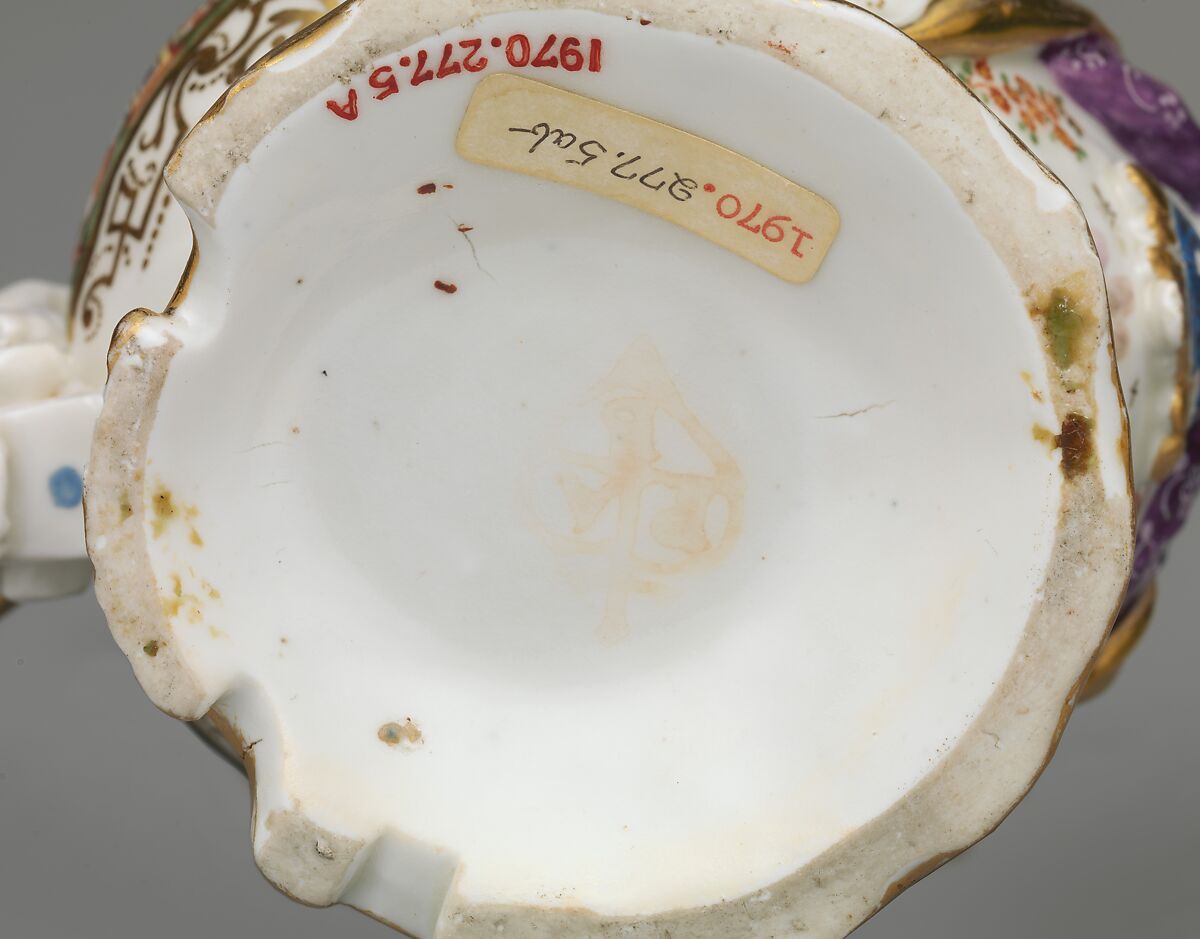 Teapot with cover, Meissen Manufactory (German, 1710–present), Hard-paste porcelain decorated in polychrome enamels, gold; metal chain and mounts, German, Meissen with Augsburg decoration