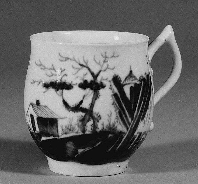 Coffee cup and saucer, Worcester factory (British, 1751–2008), Soft-paste porcelain, British, Worcester 
